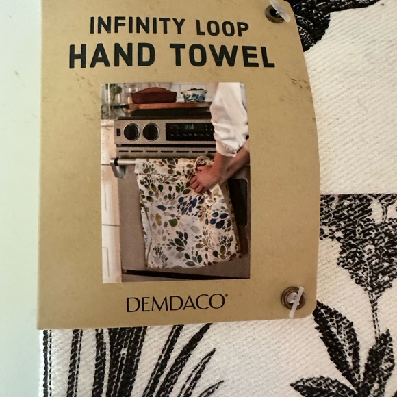 Demdaco Other - Kitchen Towel - Infinity Loop Hand Towel